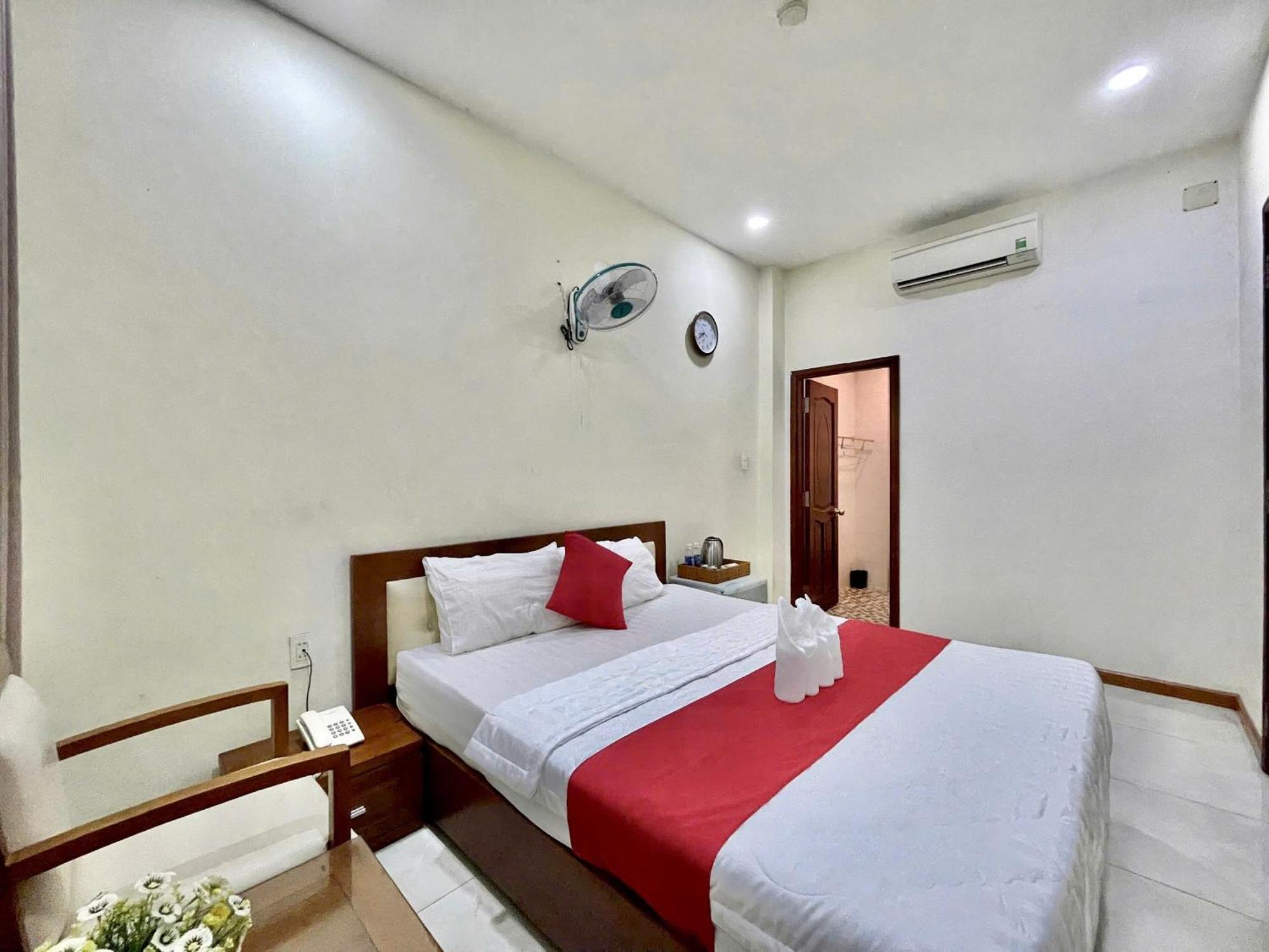 Nhu Y Hotel Ho Chi Minh City Exterior photo