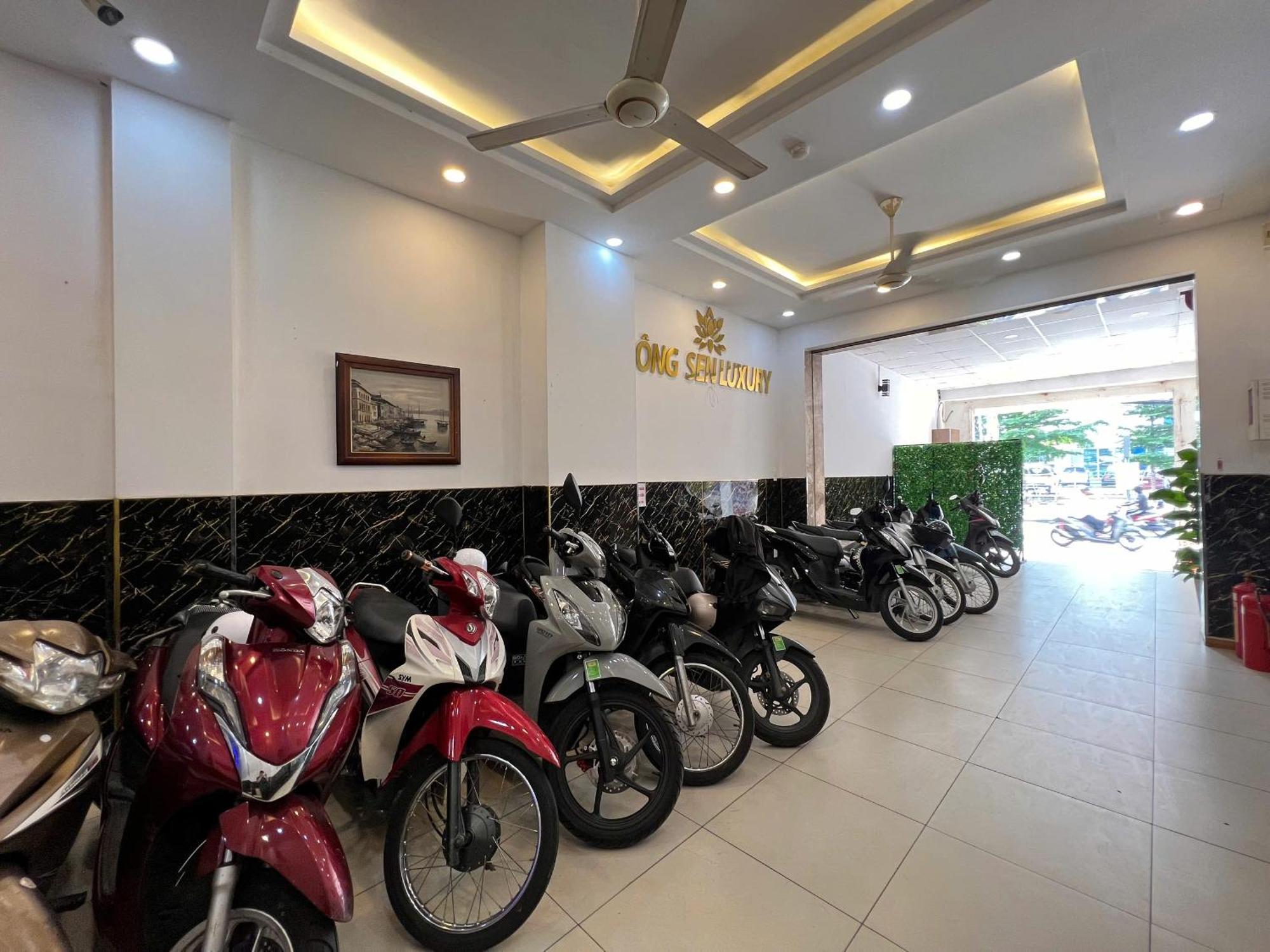 Nhu Y Hotel Ho Chi Minh City Exterior photo